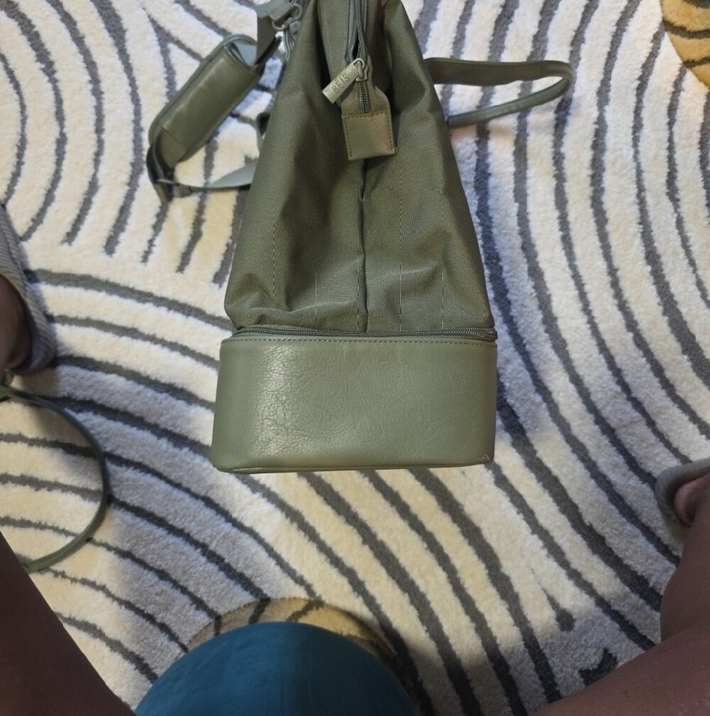 BEIS Mini Weekender Bag In Olive - Picture 6 of 9